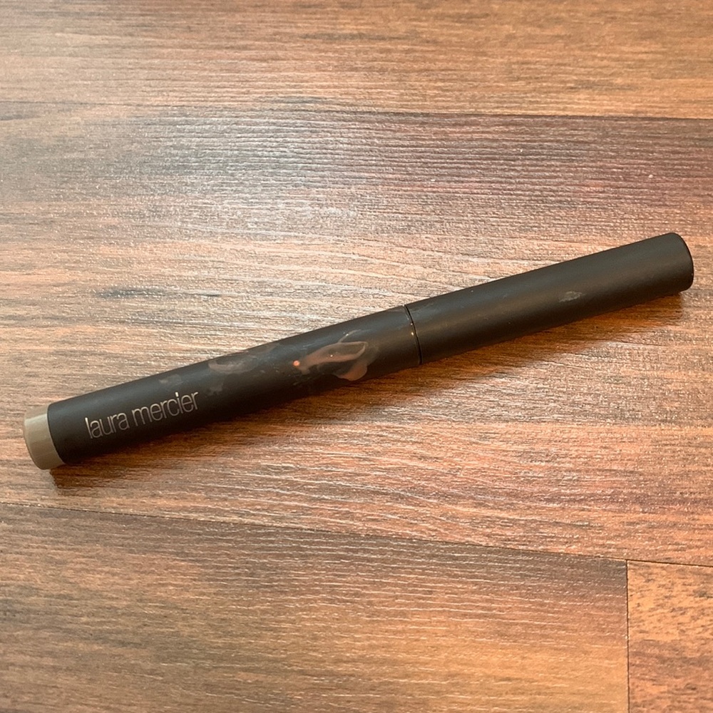 Laura mercier caviar eye color